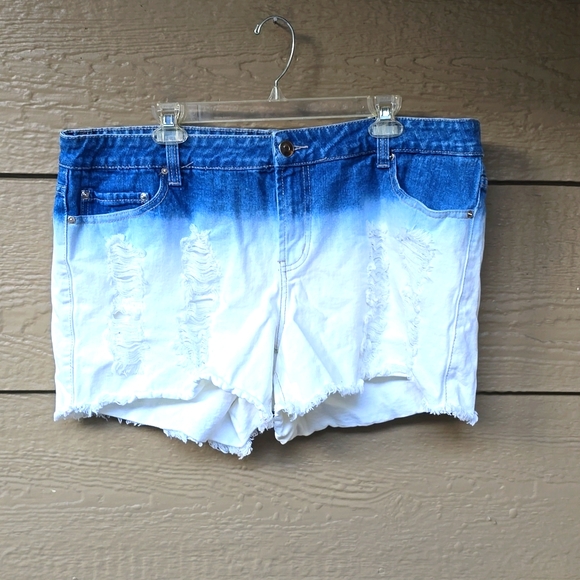 Forever 21 Pants - Forever 21+ Plus Size Destroyed Denim Shorts 18